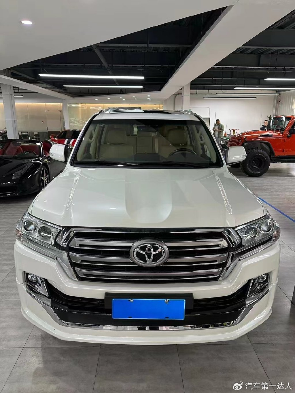 越野之王丰田酷路泽570057l大v8上山下海如履平地