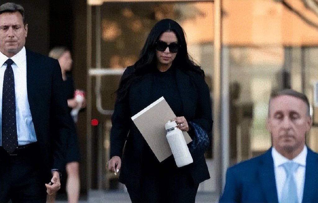 正义不会缺席!瓦妮莎获赔1600万,社媒晒合照:献给科比和吉安娜休闲区蓝鸢梦想 - Www.slyday.coM 正义不会缺席!瓦妮莎获赔1600万,社媒晒合照:献给科比和吉安娜休闲区蓝鸢梦想 - Www.slyday.coM