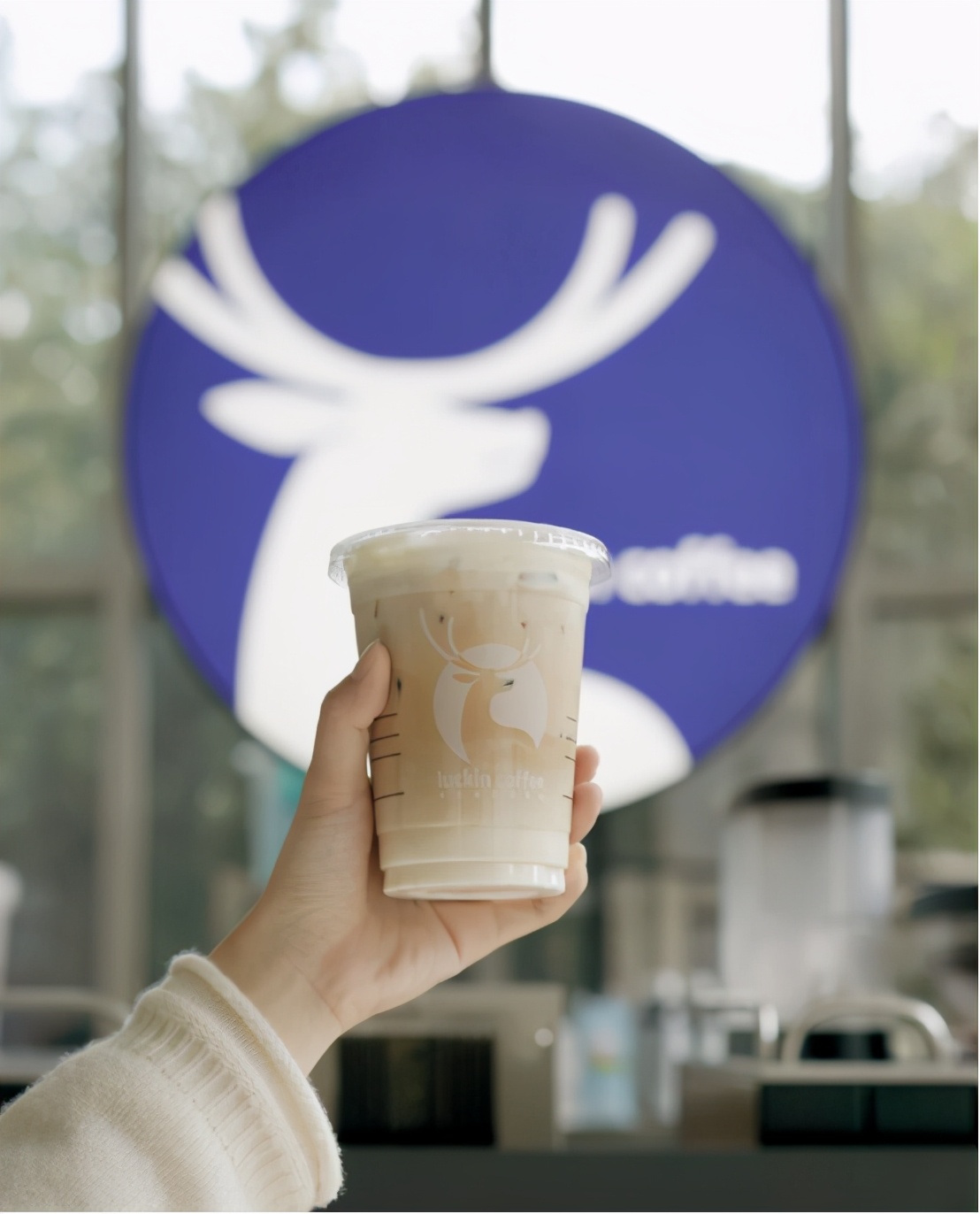 秋末冬初有瑞幸精萃澳瑞白温暖你治愈力堪比冬日暖阳