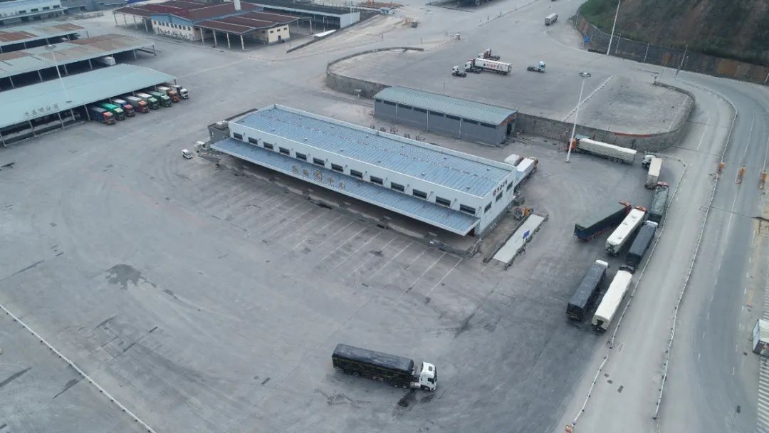 广西凭祥零接触不跨境甩挂提升口岸通关效率