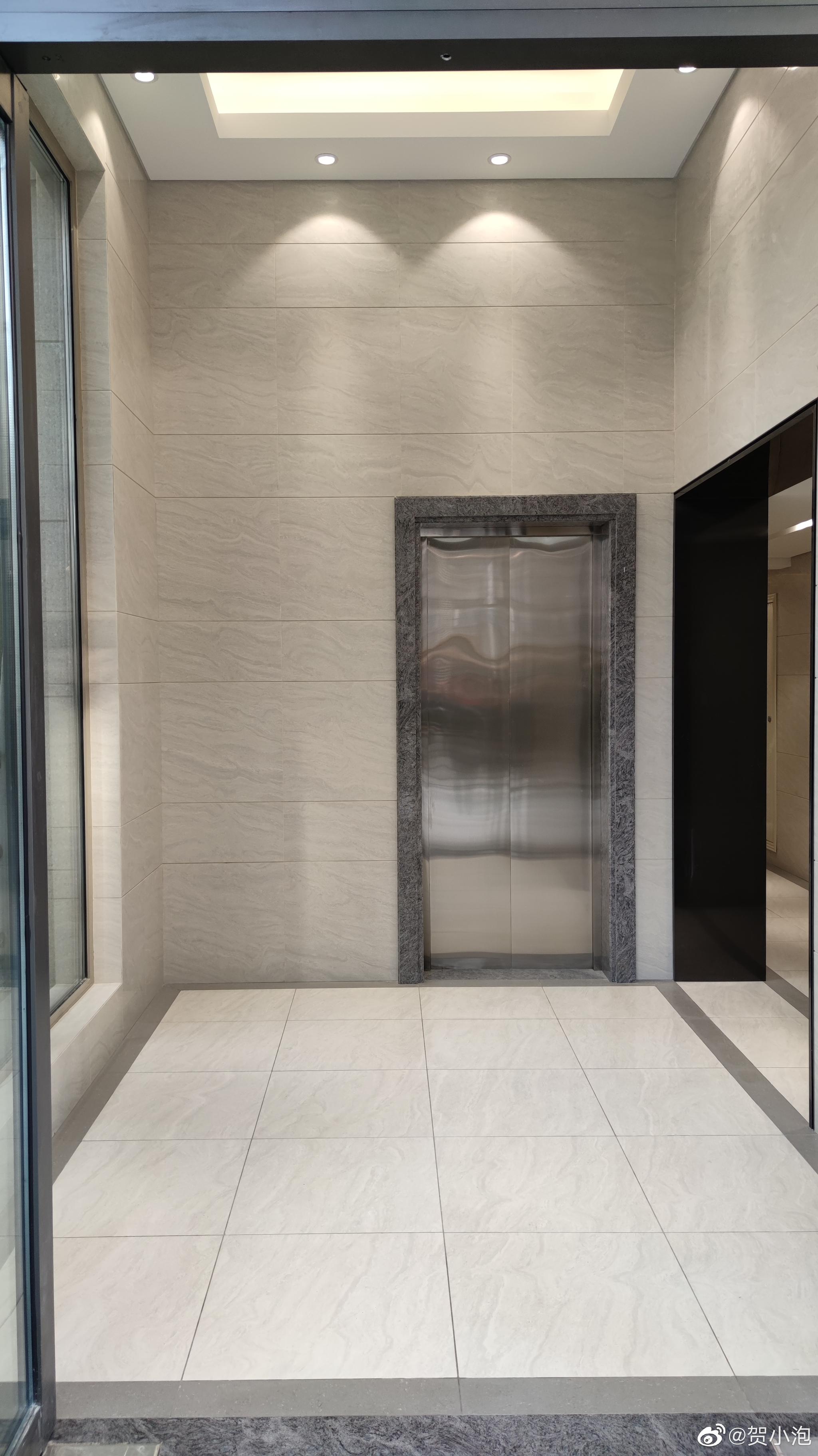 单元门,电梯入户大厅,地下车库,地下电梯厅都做的比较用心.