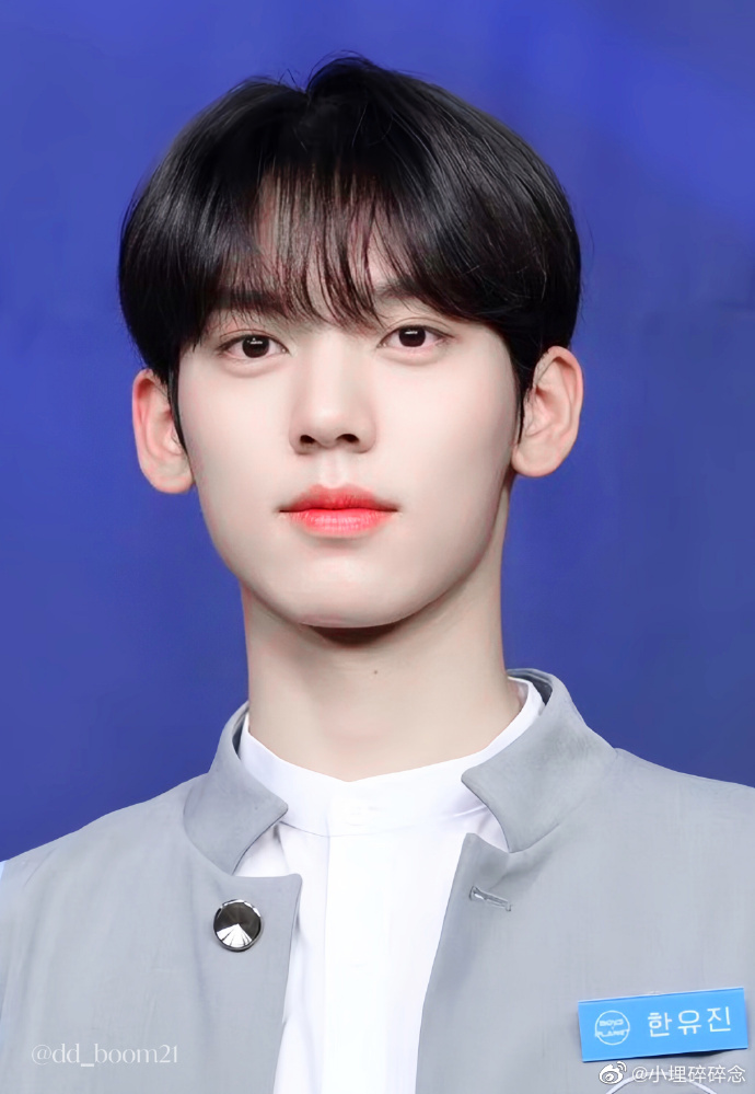 3/ 9韩维辰新闻图 韩维辰今日发布会新闻图,状态好