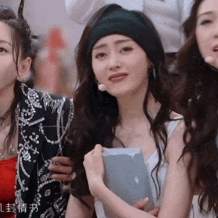 张天爱直播开场即惊艳！截图颜值真的好绝，开口秒变甜妹休闲区蓝鸢梦想 - Www.slyday.coM