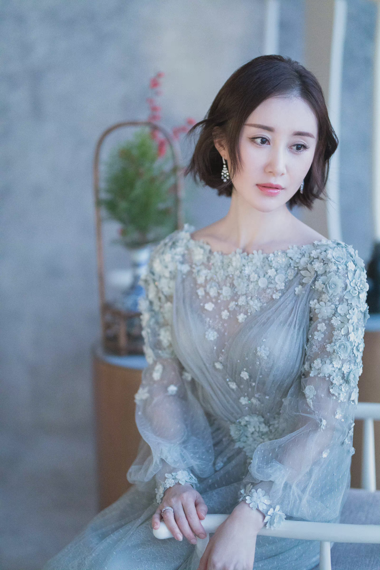 舒畅,1987年12月1日出生于湖北省武汉市,祖籍重庆