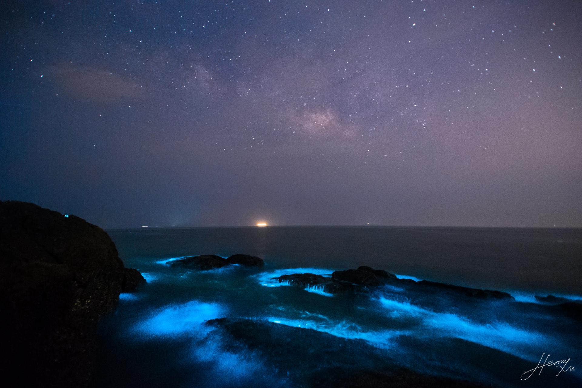 坠入海中的星星让海洋变成蓝色,我们的征途是星辰大海