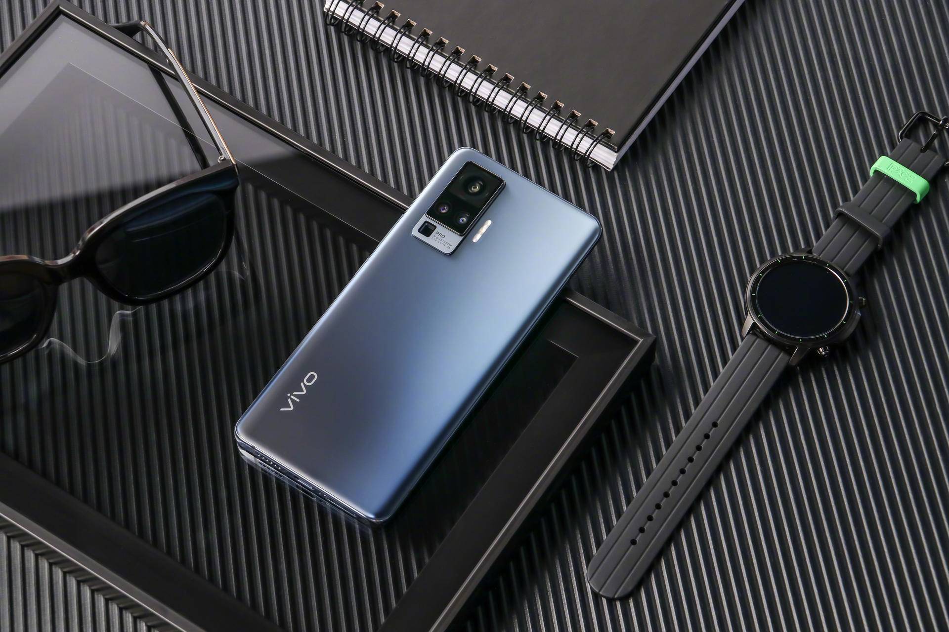 vivox50pro加入了黑金蓝冰青橙赛博朋克等多种滤镜