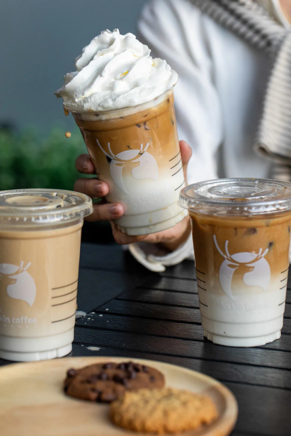 瑞幸丝绒拿铁:采用小分子膜分离工艺,奶香丝滑新高度|咖啡风味|拿铁