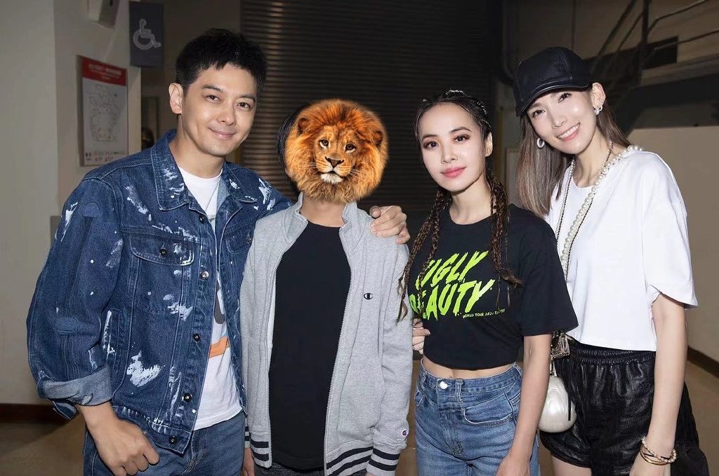 林志颖“救命恩人”收到的感谢礼物曝光:21箱饮料及24杯奶茶休闲区蓝鸢梦想 - Www.slyday.coM 林志颖“救命恩人”收到的感谢礼物曝光:21箱饮料及24杯奶茶休闲区蓝鸢梦想 - Www.slyday.coM