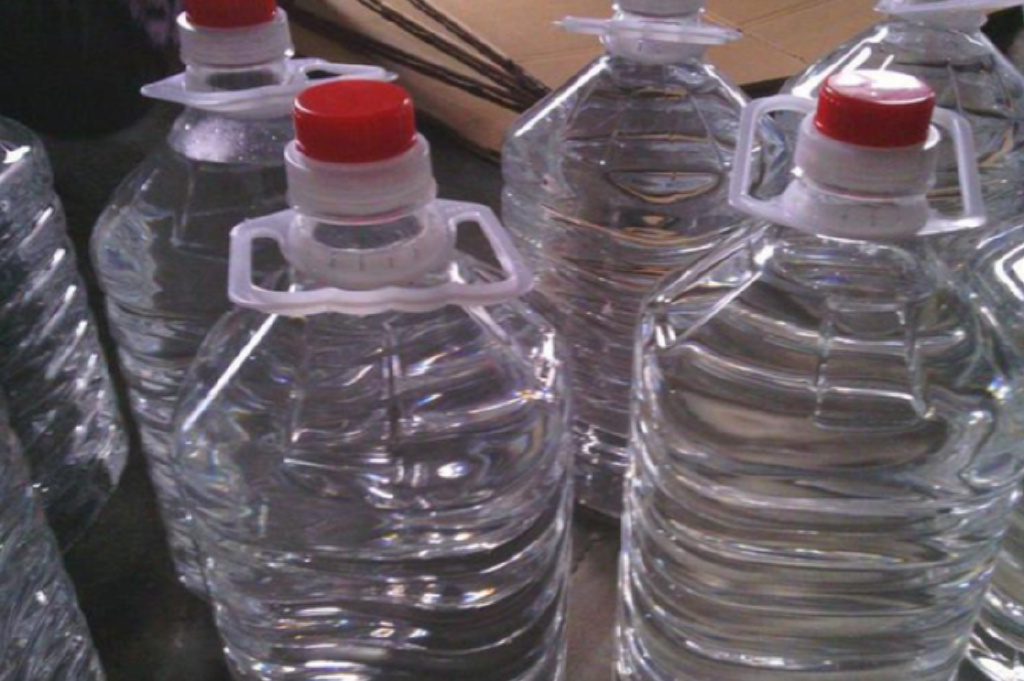 年纪大了还好喝两口？这3种酒倒贴钱也不能喝，早懂不吃亏！休闲区蓝鸢梦想 - Www.slyday.coM