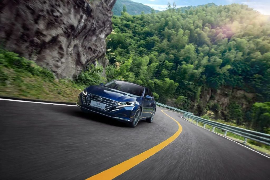 最舒适的b级车试驾东风日产新天籁