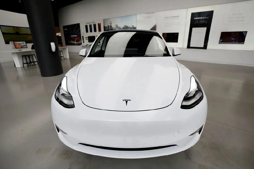 8万,狠人特斯拉哪来的底气?-新浪汽车