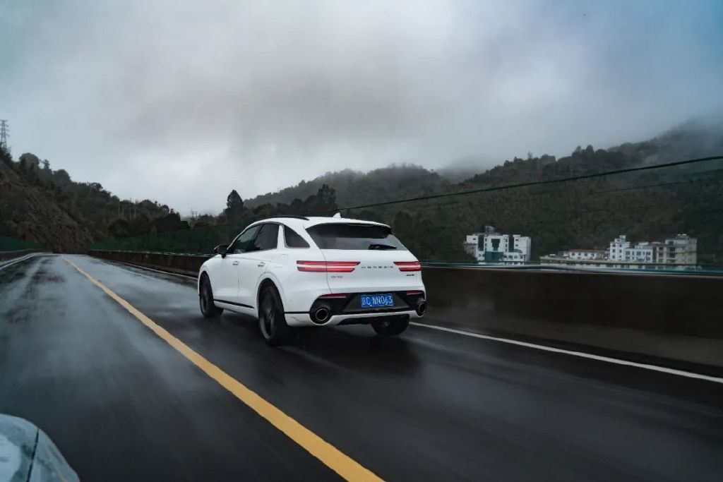 它不是宾利是韩国人造的美系车