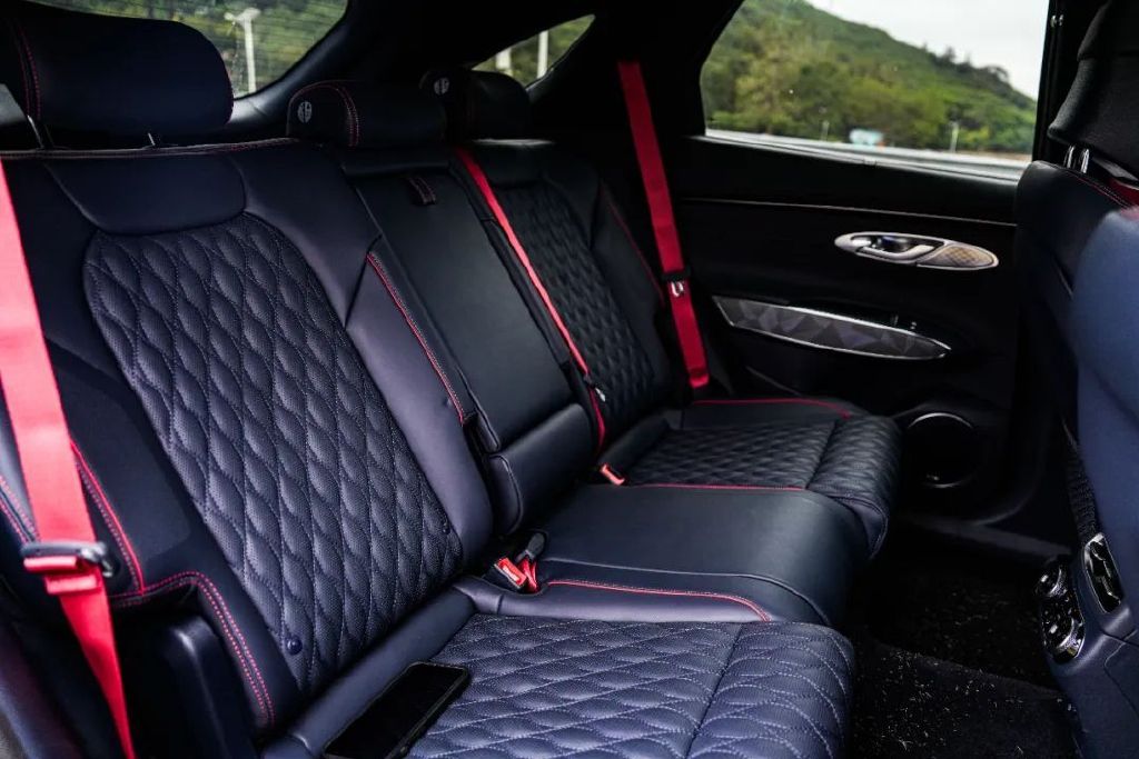 它不是宾利是韩国人造的美系车