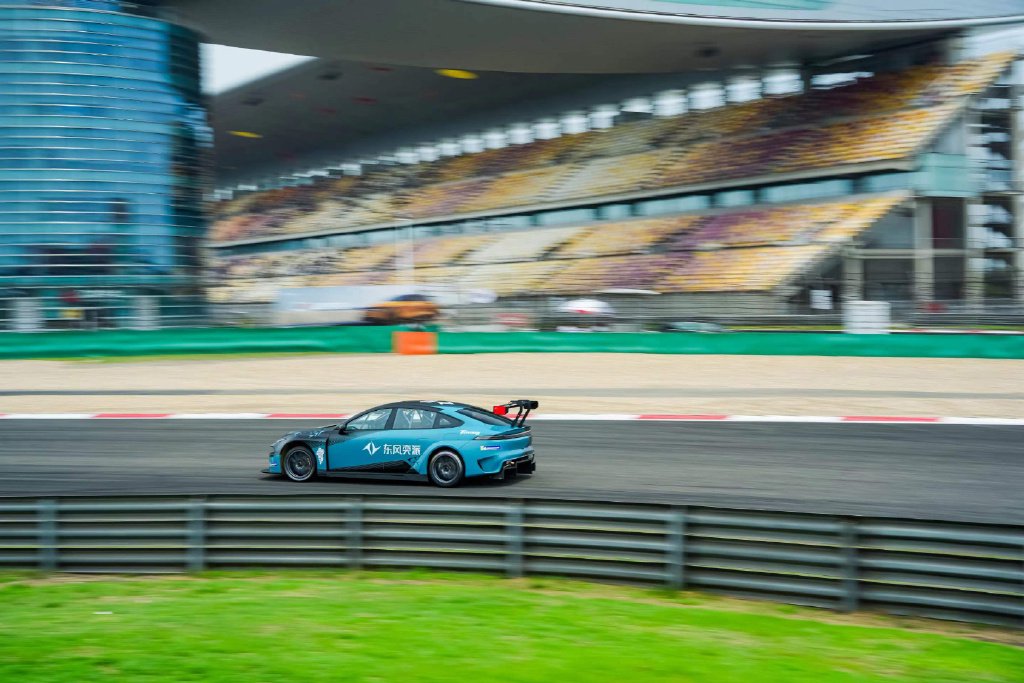 e-tcr赛车在沪首秀,米其林专属轮胎上车
