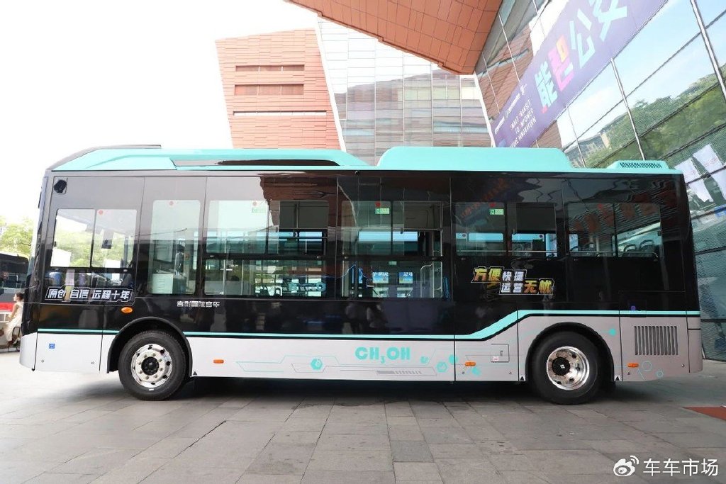 吉利星际低入口醇氢电动城市客车c8m首次亮相广州