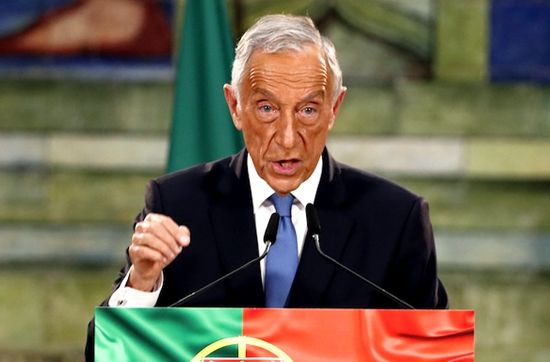 在新冠疫情下举行大选葡萄牙总统德索萨连任成功