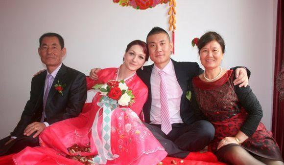 农村男子娶24岁乌克兰美女婚礼上却被闺蜜抢了风头