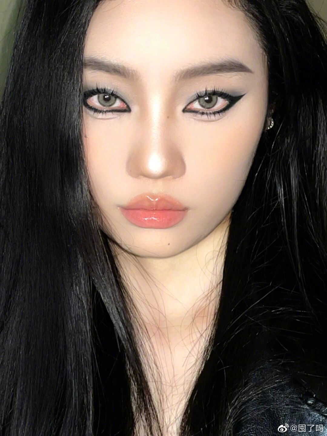 粗眼线 黑色眼影的烟熏妆有那味儿了吗～__财经头条