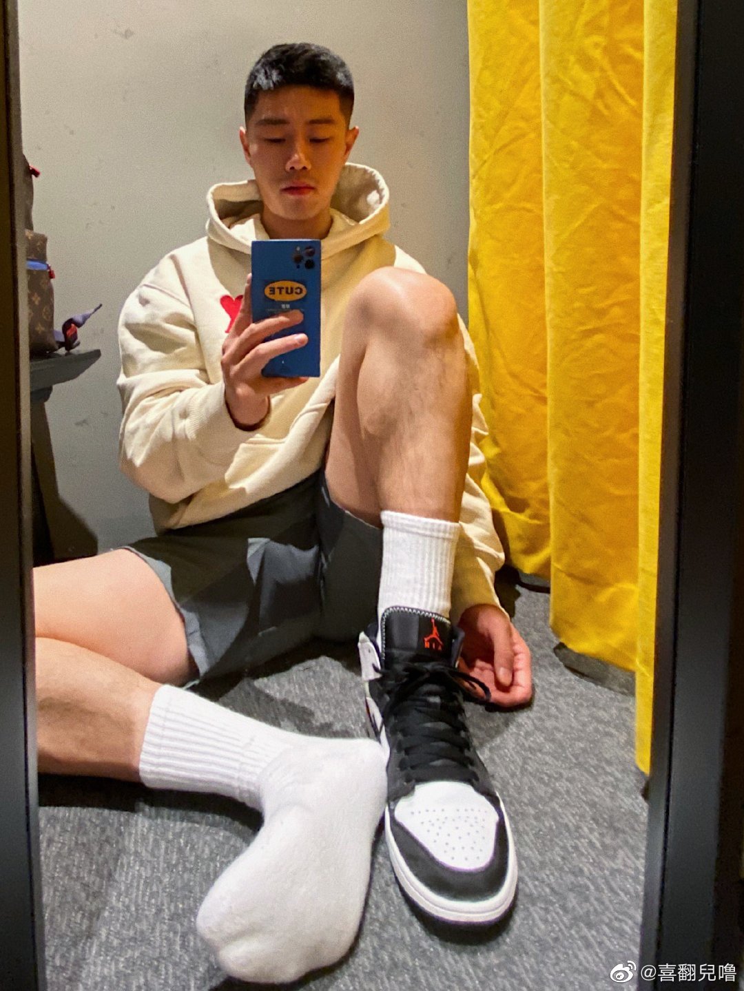 195直男体育生室友挡不住的帅气