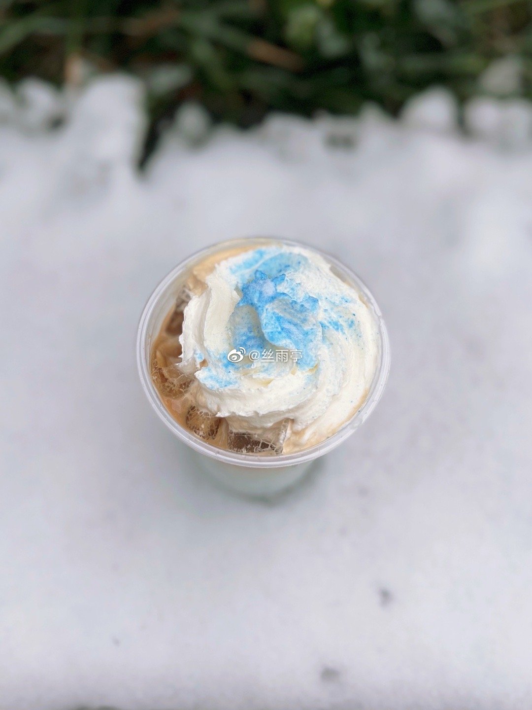 下雪天来一杯瑞幸蓝丝绒飒雪拿铁为青蛙公主谷爱凌加油__财经头条