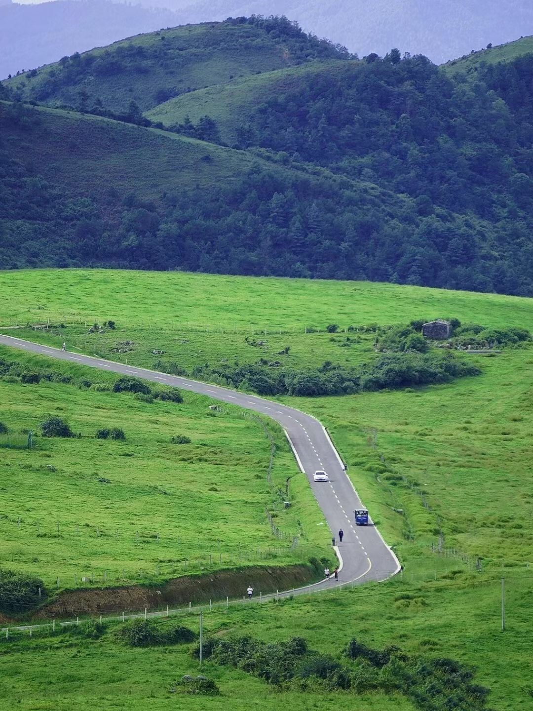 腾冲东山草原,导游一辈子都不会带你去的地方_高清图集_新浪网