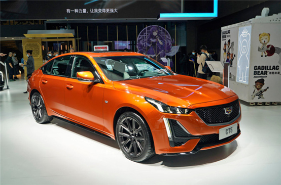 美系豪华轿车的对决，究竟谁更值得入手