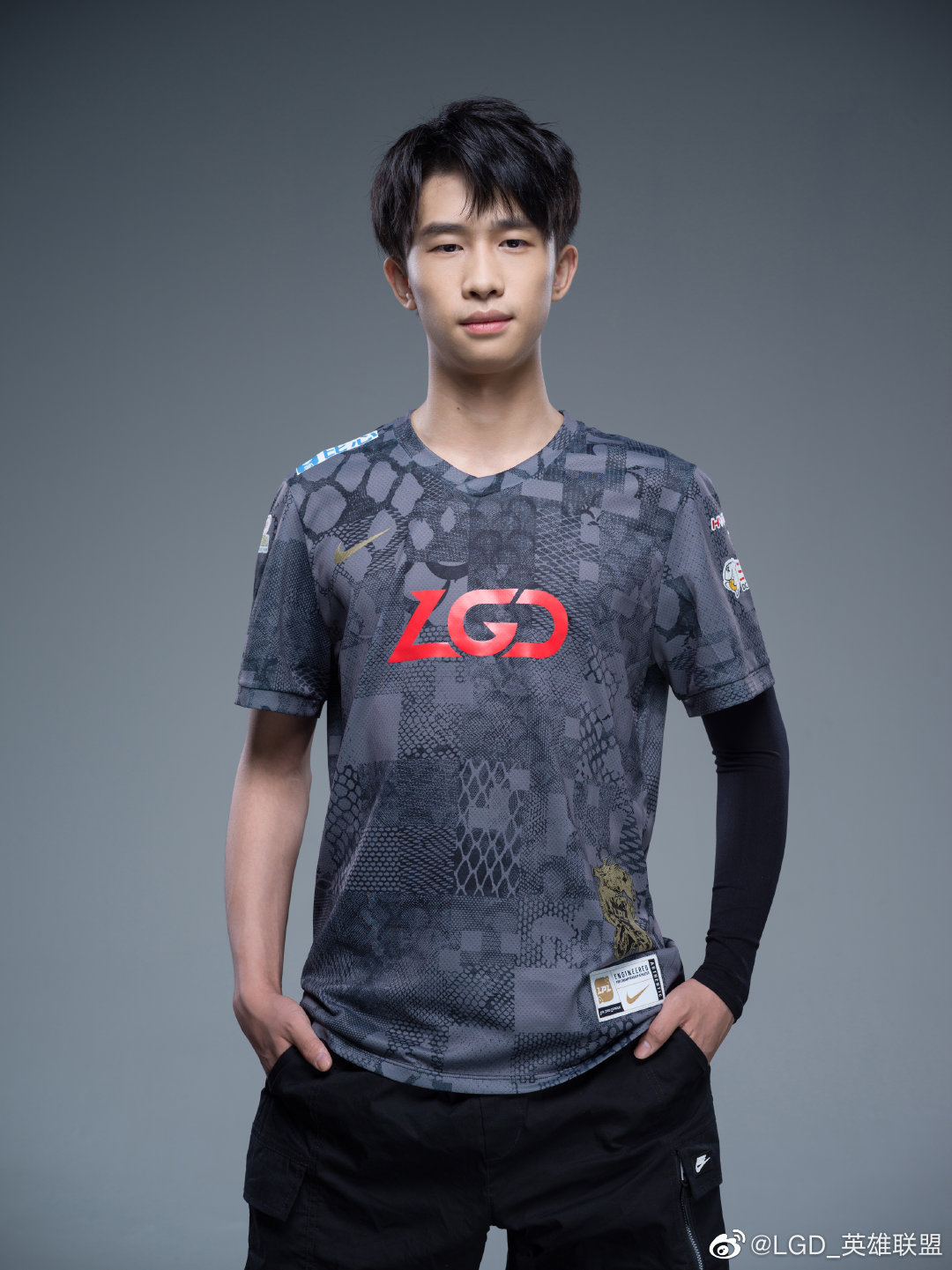 top:garvey 方嘉伟jug:peanut 韩旺乎mid:xiye 苏汉伟adc:kramer 河悰