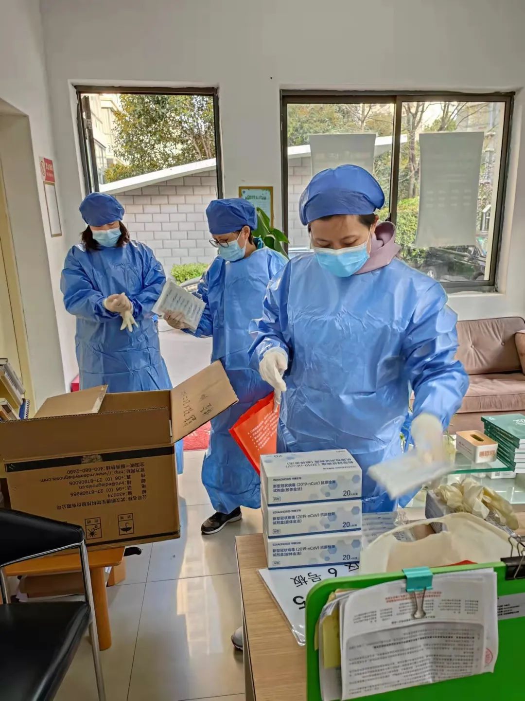 尽锐出战！上海民防直属系统党员干部支援社区“疫”不容辞【民防力量】休闲区蓝鸢梦想 - Www.slyday.coM