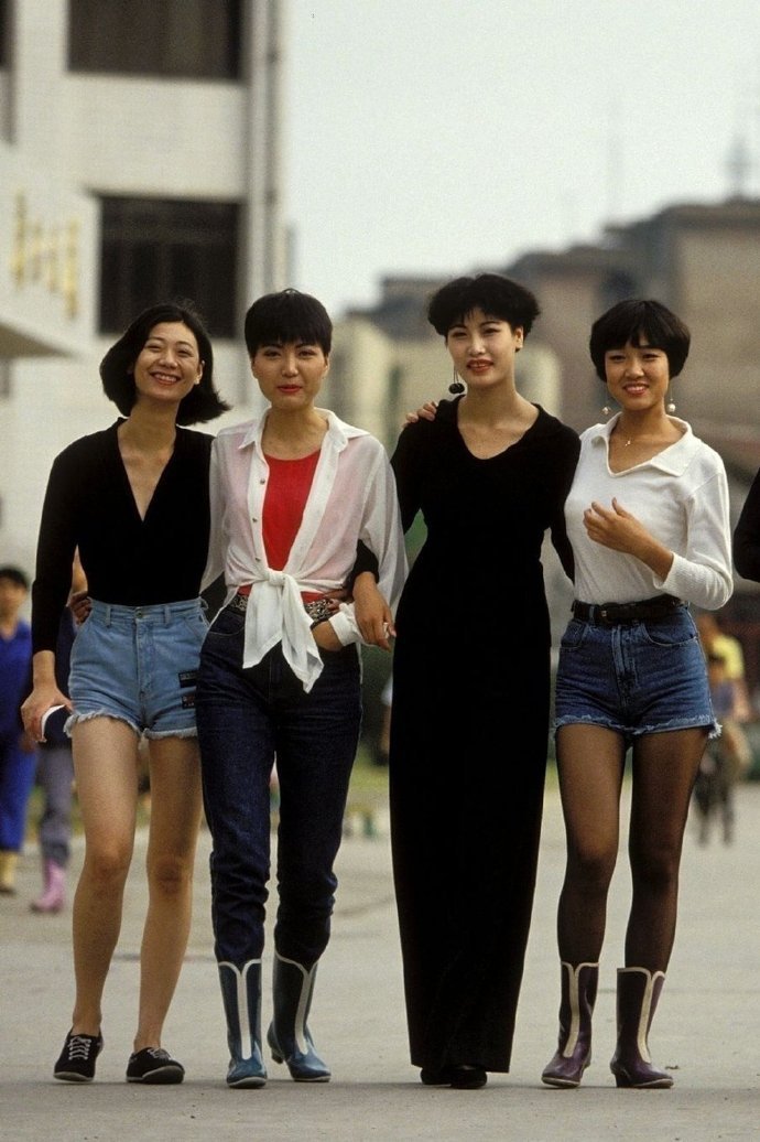 90年代的中日韩街头