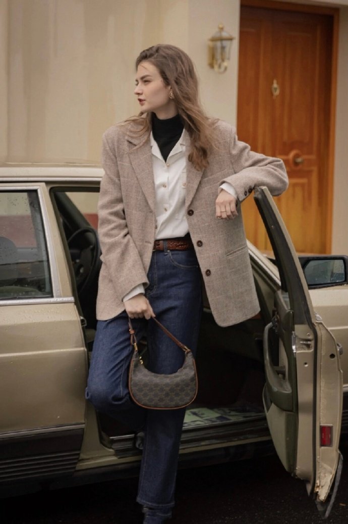 巴黎街拍浪漫复古的冬日法式风情有没有一瞬间戳中你