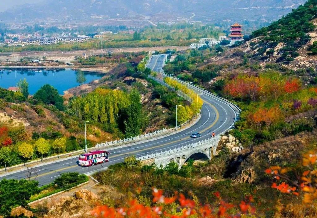 现在去正好!普照寺旁的橡树林,林染红妆美如画!关键是免费!休闲区蓝鸢梦想 - Www.slyday.coM 现在去正好!普照寺旁的橡树林,林染红妆美如画!关键是免费!休闲区蓝鸢梦想 - Www.slyday.coM