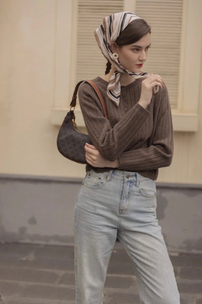 巴黎街拍浪漫复古的冬日法式风情有没有一瞬间戳中你