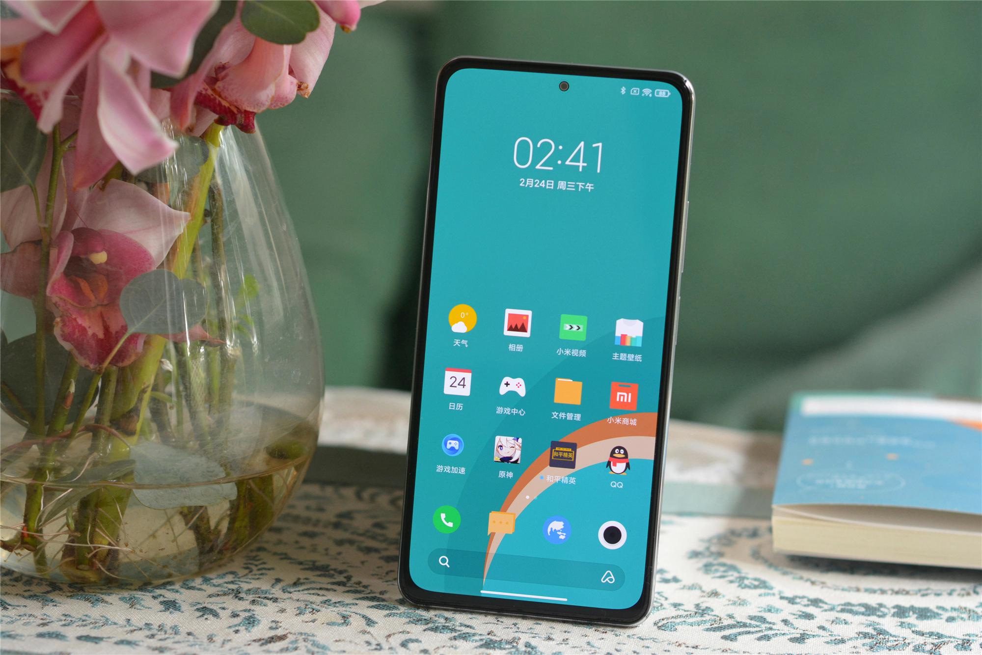先来说下redmi k40,定价1999元起,屏幕尺寸为6.