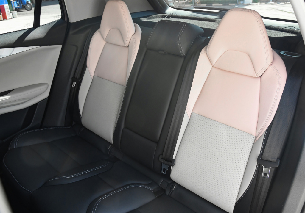 谁才是城市通勤好伴侣？领克06 Remix对比新款本田XR-V