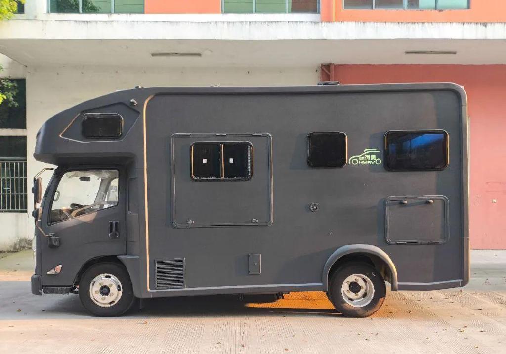 随风jmc江铃c型自动旅居车 侧开舱设计 雅致温馨旅居空间