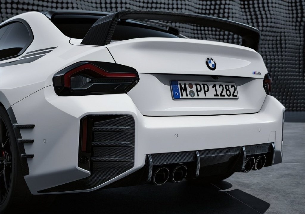 在欧首发宝马m2mperformance套件版