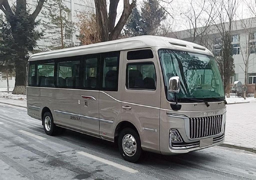 红旗全新中巴车曝光气场很强大搭载30t动力叫板丰田考斯特