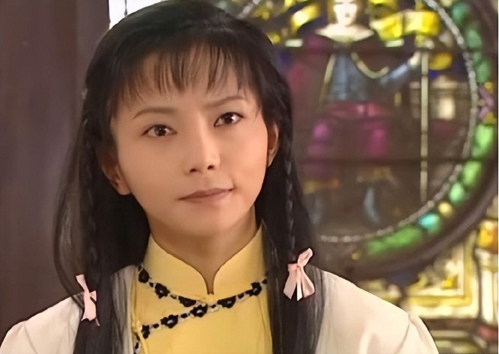 红颜薄命李钰:曾是黄晓明的初恋,33岁因病去世,身穿婚纱下葬|李钰