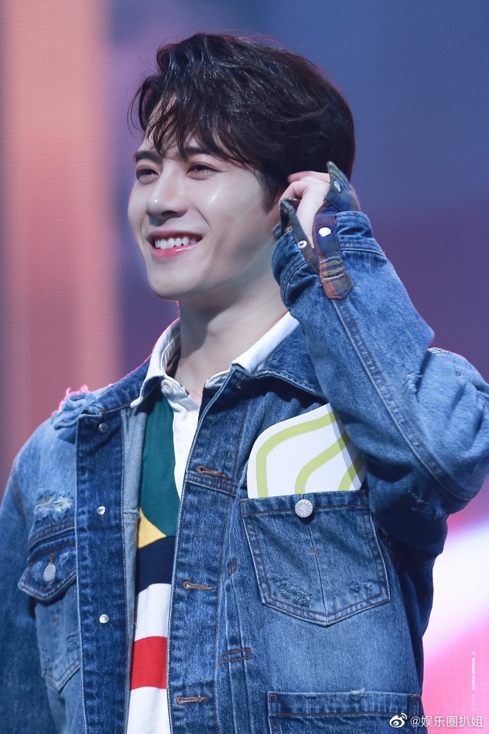 王嘉尔说他2021最大的收获是回国了……__财经头条