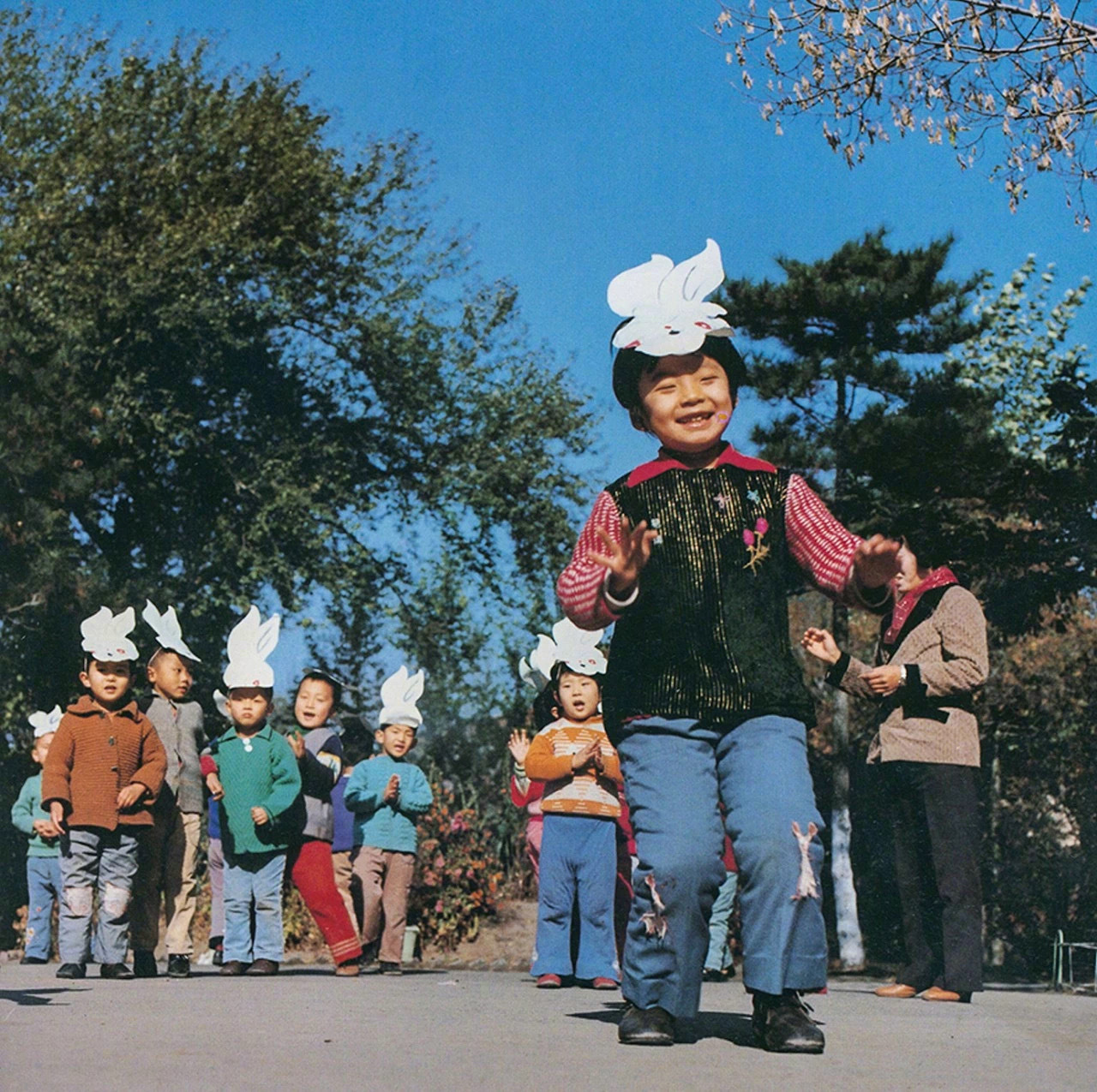 祝大朋友,小朋友们永葆童真,天天开心!