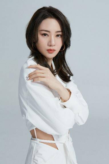 歌手王笠人亮相江苏卫视元宵晚会我们之间我们之外舞台梦回司藤