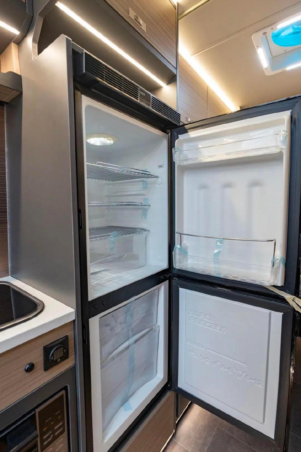 瑞弗启界r900多变空间高效布局精致细腻内饰自由舒适之旅