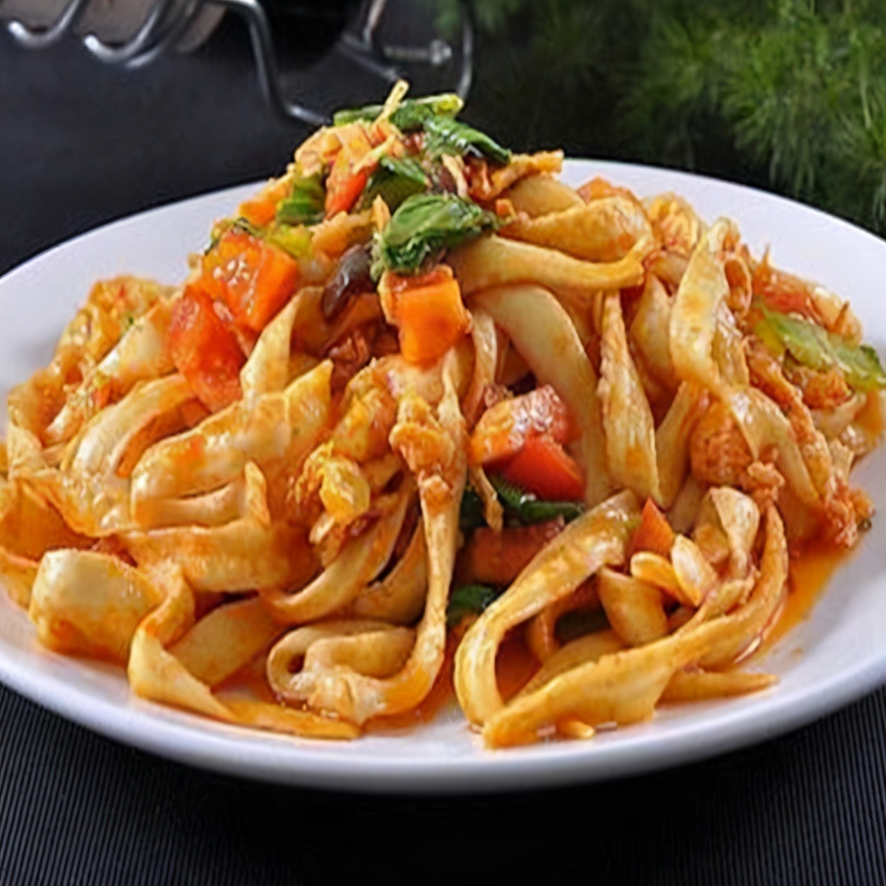 牢记这两点,让炒面顺滑劲道,一上桌就吃光|炒面|刀削面|劲道_新浪新闻