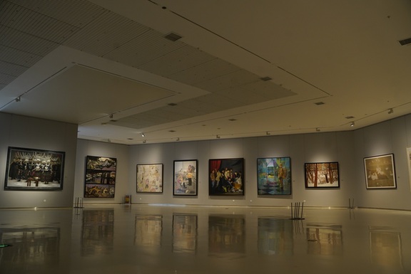 山东大学120周年校庆美术大展共展出200余幅美术作品,展览分为校史