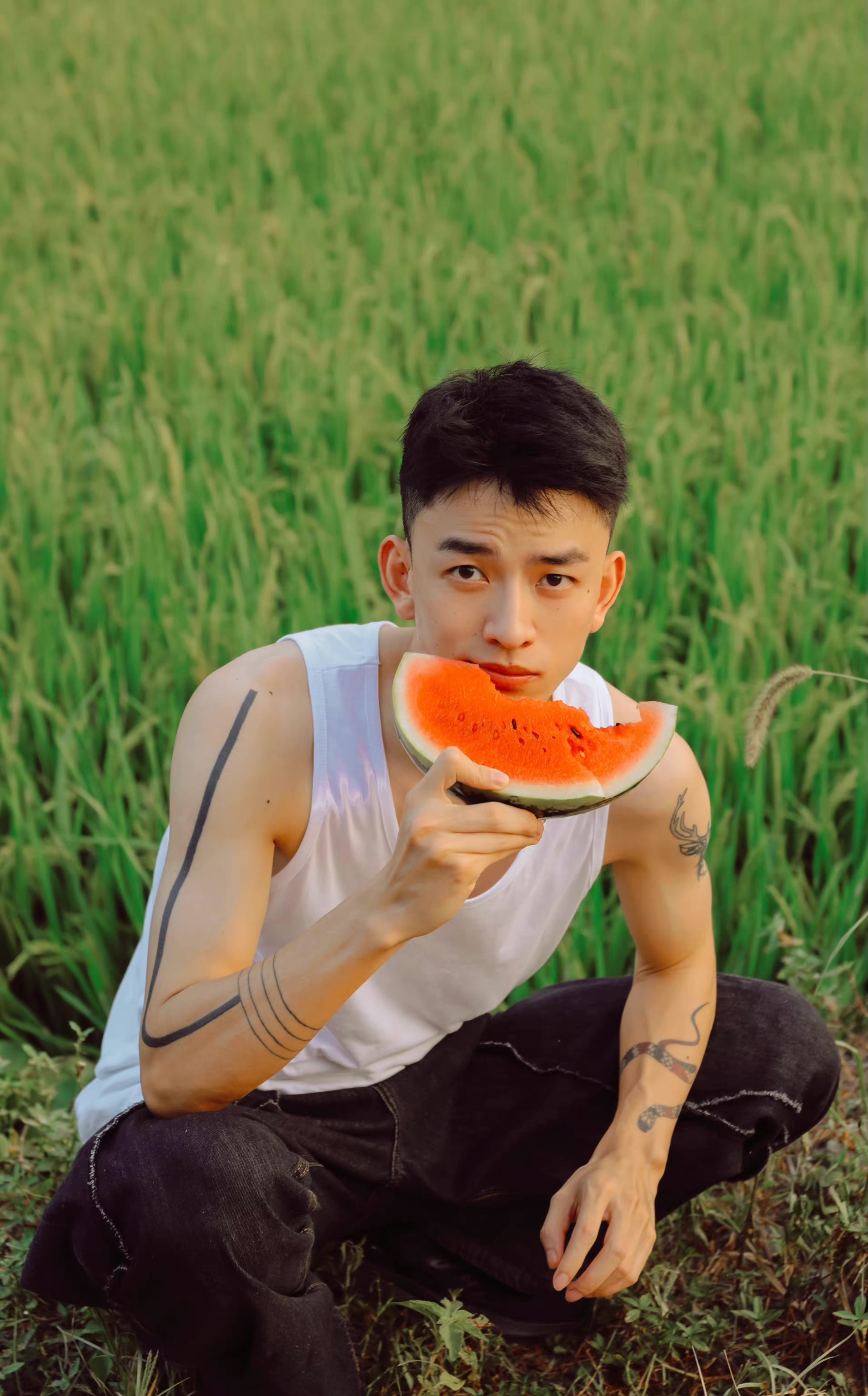 夏天和帅哥最配哇. 青涩又有少年感,真的养眼