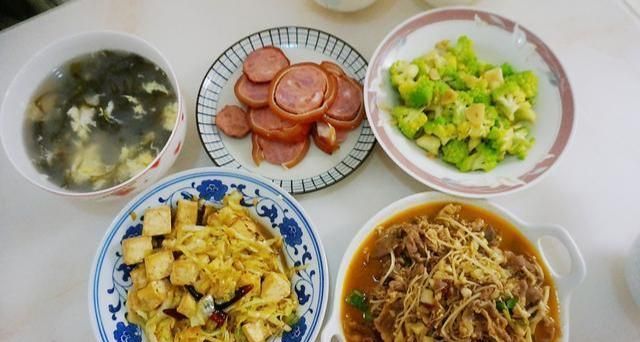 山东女子花30分钟做一桌菜，老公看了不满意，婆婆：下次你做休闲区蓝鸢梦想 - Www.slyday.coM