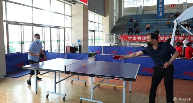 聚焦陕西高考最大考点,候考家长去哪了?休闲区蓝鸢梦想 - Www.slyday.coM 聚焦陕西高考最大考点,候考家长去哪了?休闲区蓝鸢梦想 - Www.slyday.coM