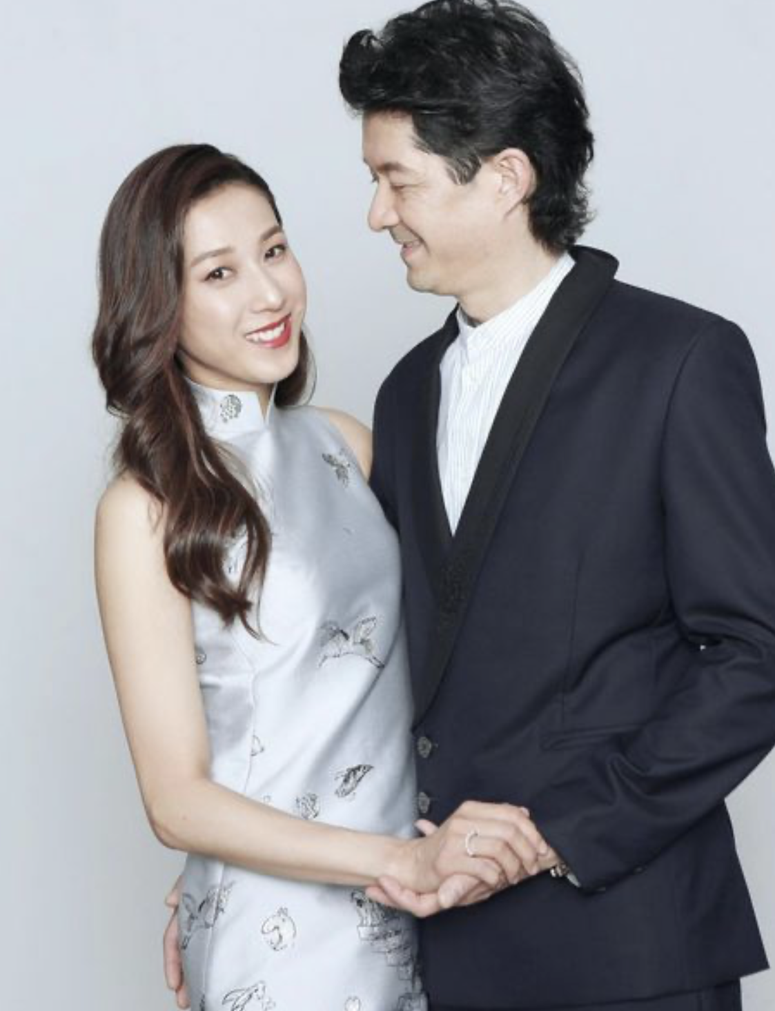 钟嘉欣和jeremy的婚姻一开始并不被外界所看好,但时间向人们证明了