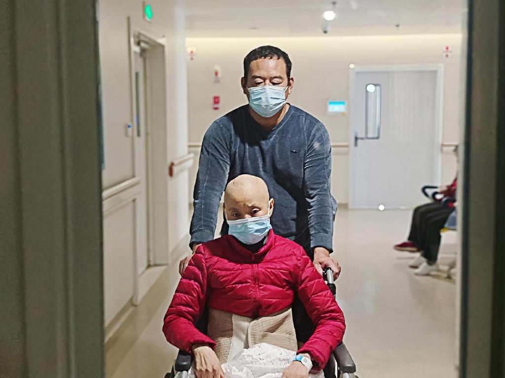 13岁小外卖员跑遍济南送外卖，风餐露宿与时间赛跑，只为守住妈妈休闲区蓝鸢梦想 - Www.slyday.coM