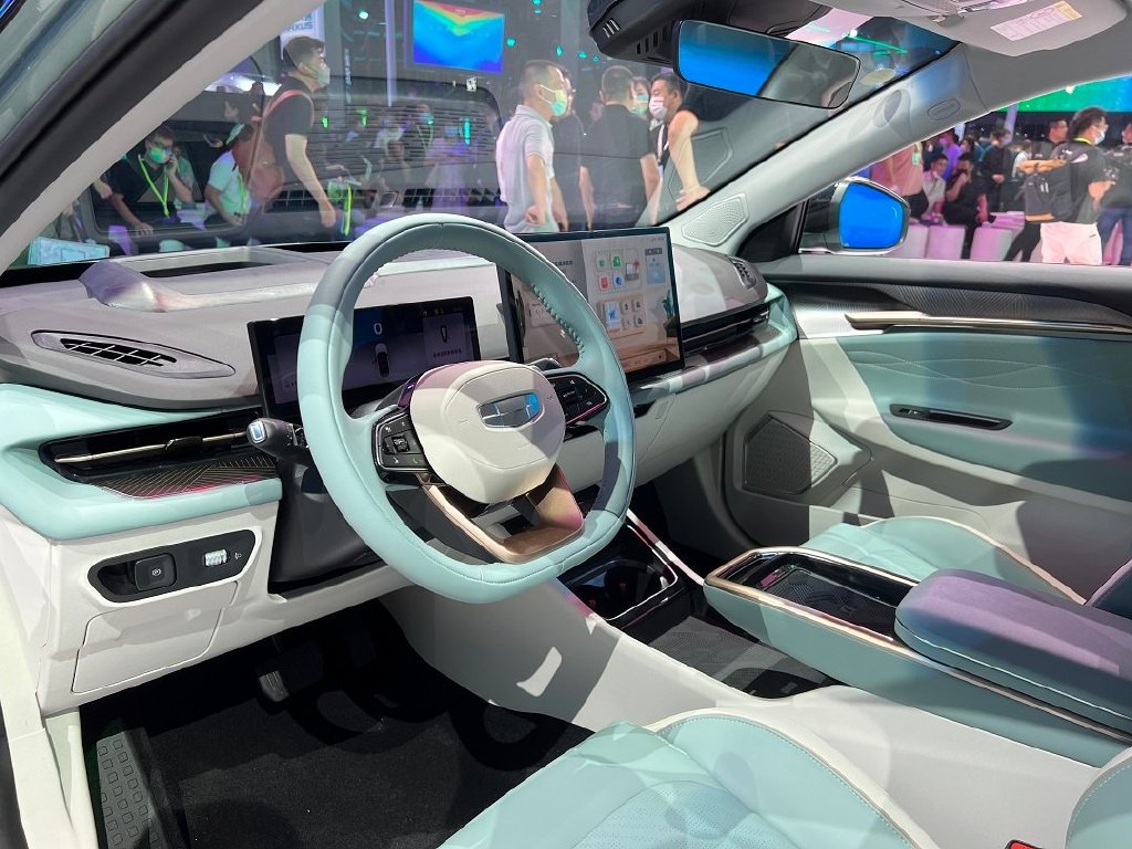 2022成都车展丨1528万元起几何g6m6开启预售标配鸿蒙车机系统